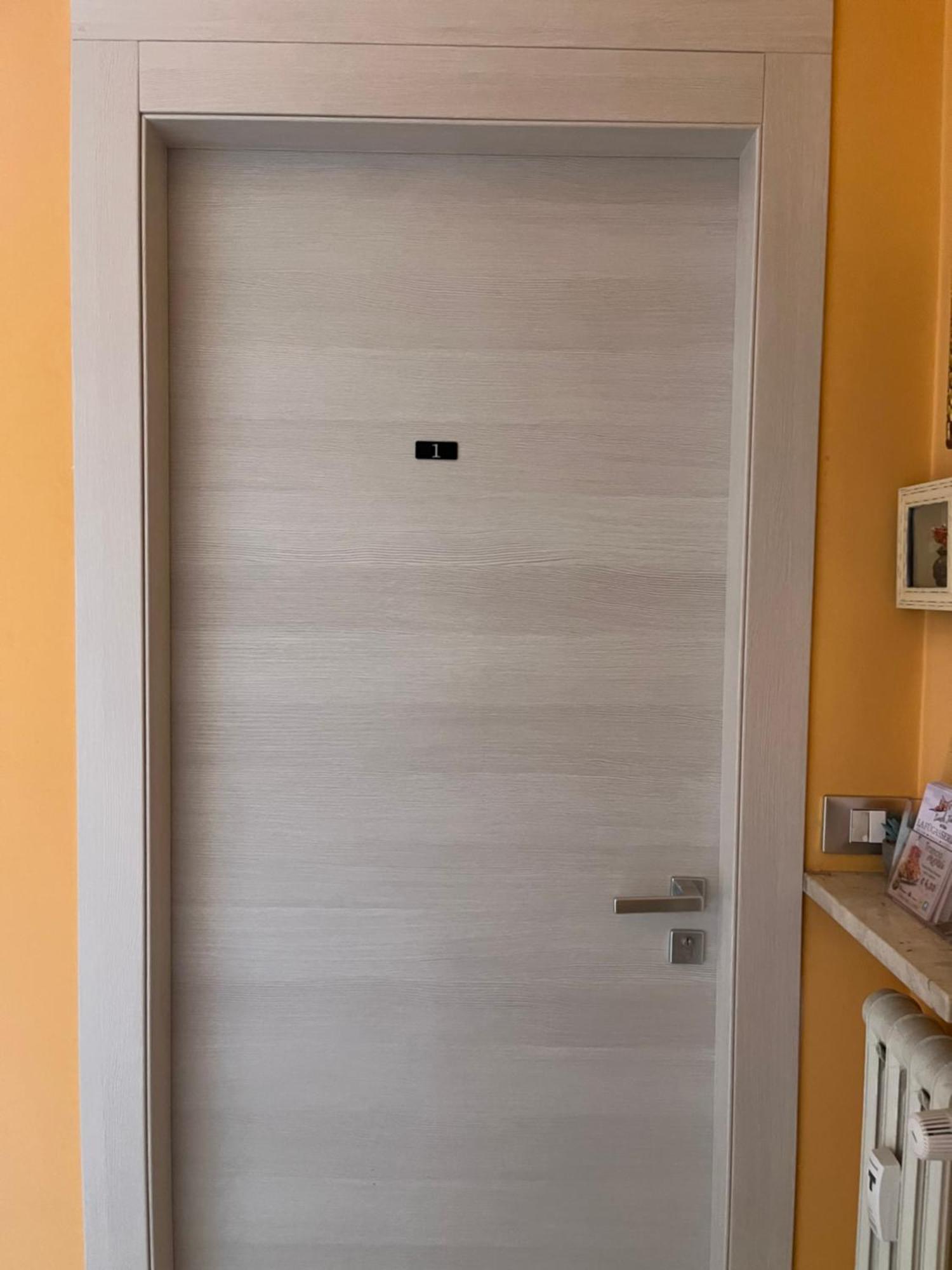 Boutique Affittacamere Attico In Centro Cuneo Exteriör bild